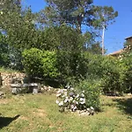 לינה וארוחת בוקר La Haute, Et Jardin Exterieur A