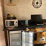 La Haute, Sa Kitchenette, Son Et Son Jardin à