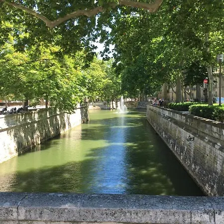 B&B La Chambre Haute, Son Spa Et Son Jardin A Nimes