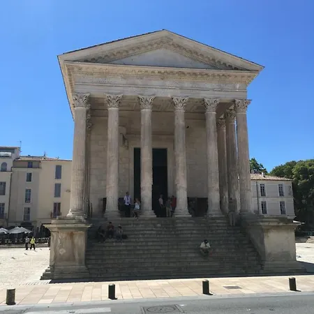 La Chambre Haute, Son Spa Et Son Jardin A Nimes 4*
