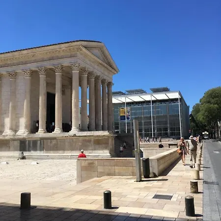 Frühstückspension La Chambre Haute, Son Spa Et Son Jardin A Nimes
