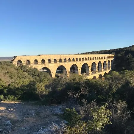 B&B La Chambre Haute, Son Spa Et Son Jardin A Nimes