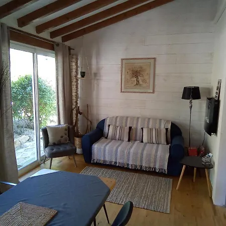 La Chambre Haute, Son Spa Et Son Jardin A Nimes 님