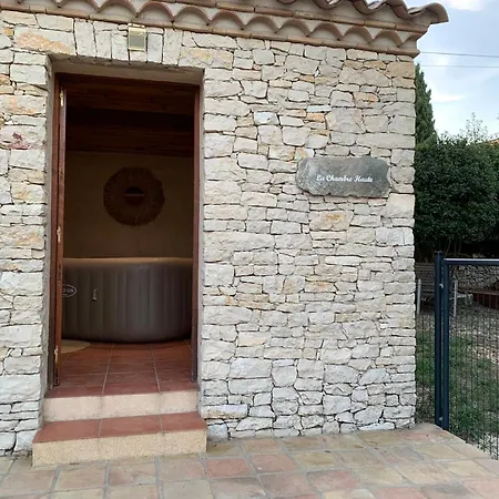 Bed & Breakfast La Haute Et Son Nimes