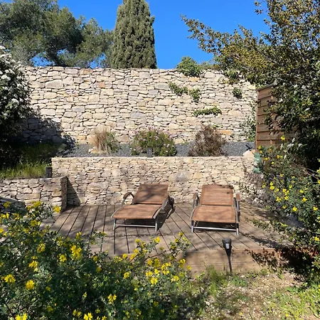 La Haute Et Son Nimes