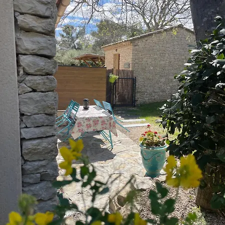 La Haute Et Son Nimes