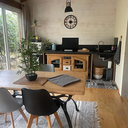 Couette-café La Haute, Sa Kitchenette, Son Et Son Jardin à Nîmes