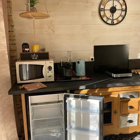La Haute, Sa Kitchenette, Son Et Son Jardin à