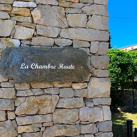 La Haute, Sa Kitchenette, Son Et Son Jardin à