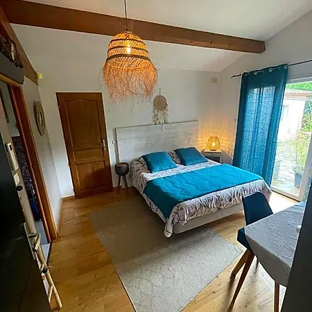 Couette-café La Haute, Sa Kitchenette, Son Et Son Jardin à 4*