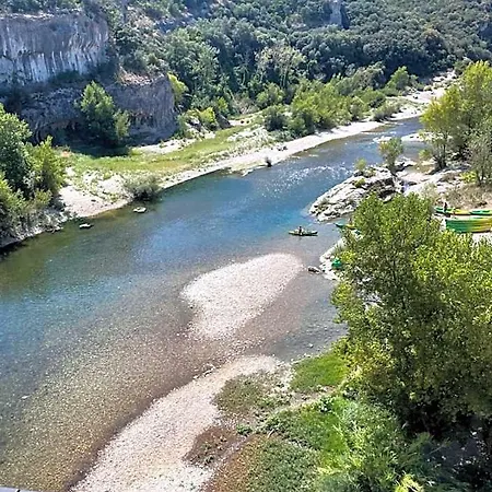 La Haute, Sa Kitchenette, Son Et Son Jardin à Couette-café Nîmes