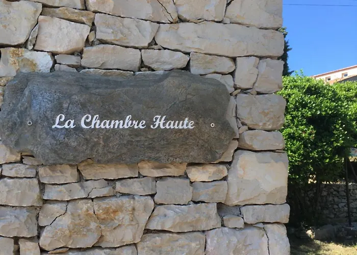 La Haute, Son Et Son Jardin A 4* Nimes