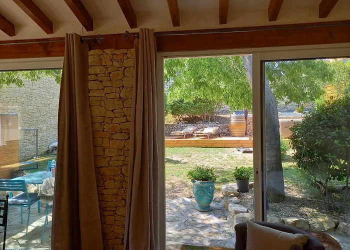 La Haute, Son Et Son Jardin A Panzió Nîmes